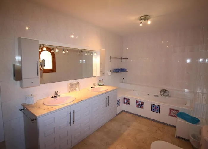 Marquesa Mb By Carlosferien Villa